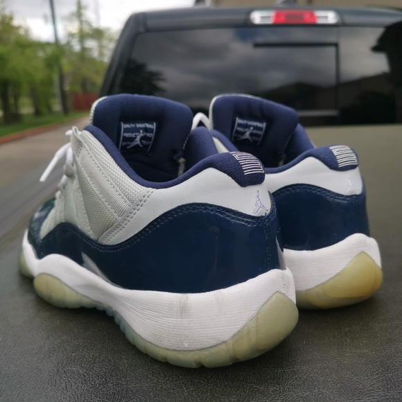 USED Jordan 11 Low Georgetown Size 6.5Y - Picture 4 of 7